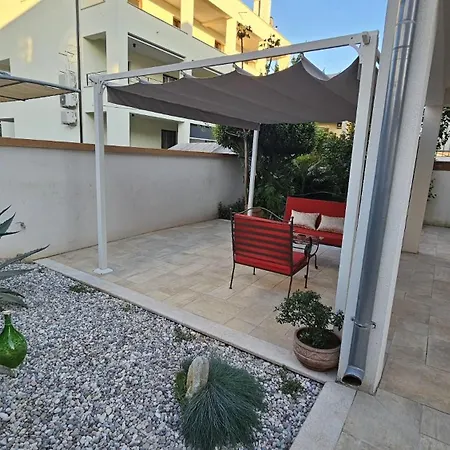 Mia 2 *